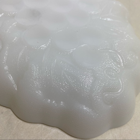 VTG Hazel Atlas Grape shaped Milk Glass Dish - Picture 7 of 10